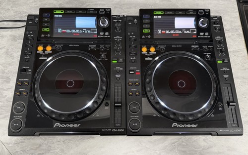Cdj 2000 with hard - cdj,